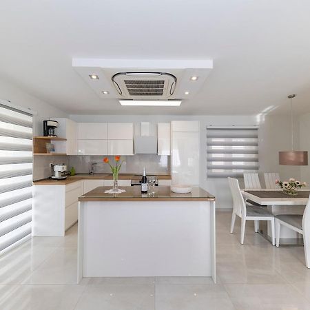 Joy 1 Apartment ノヴァリャ エクステリア 写真