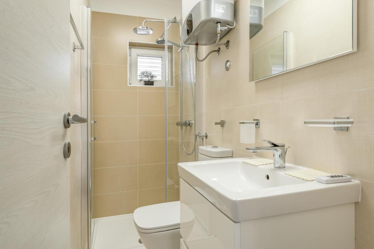 Joy 1 Apartment ノヴァリャ エクステリア 写真