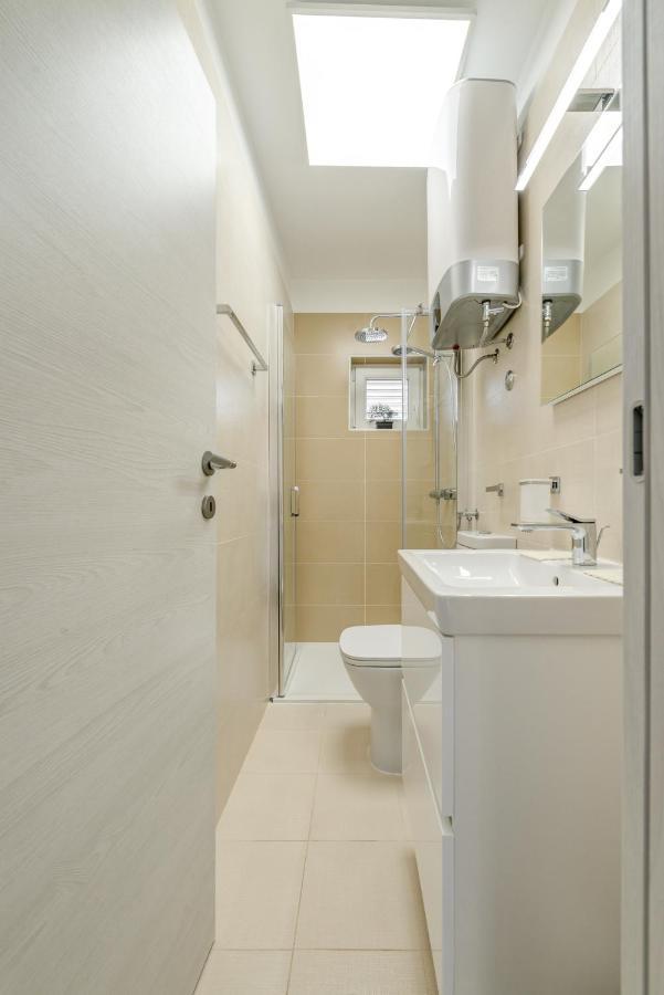 Joy 1 Apartment ノヴァリャ エクステリア 写真