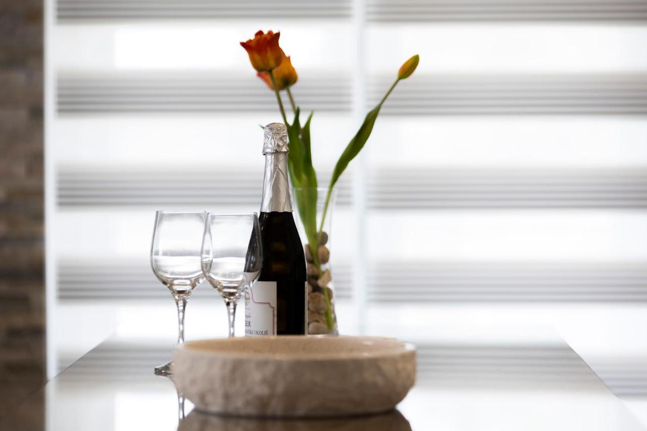 Joy 1 Apartment ノヴァリャ エクステリア 写真