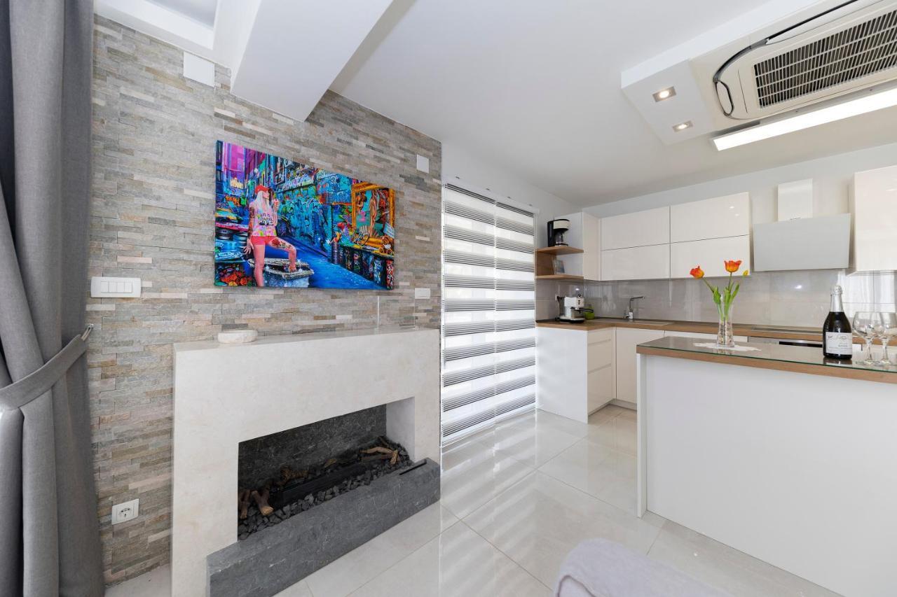 Joy 1 Apartment ノヴァリャ エクステリア 写真