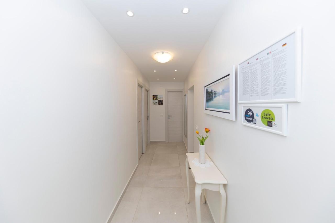Joy 1 Apartment ノヴァリャ エクステリア 写真